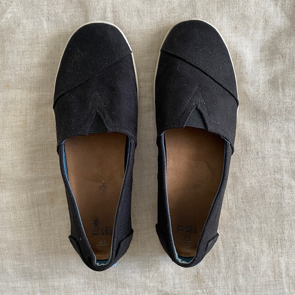TOMS Shoes 🖤